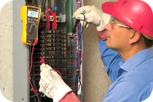 Fluke 117 Electrician's Multimeter application shot