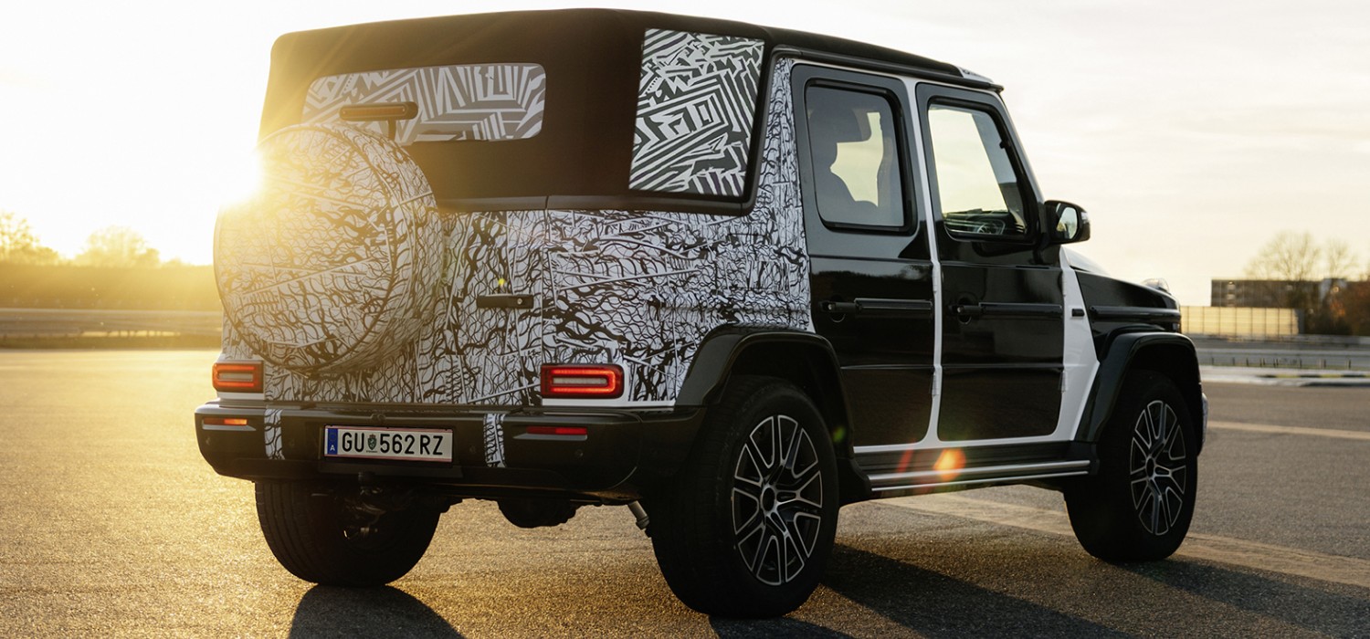 Open top Merc G-Class on the way