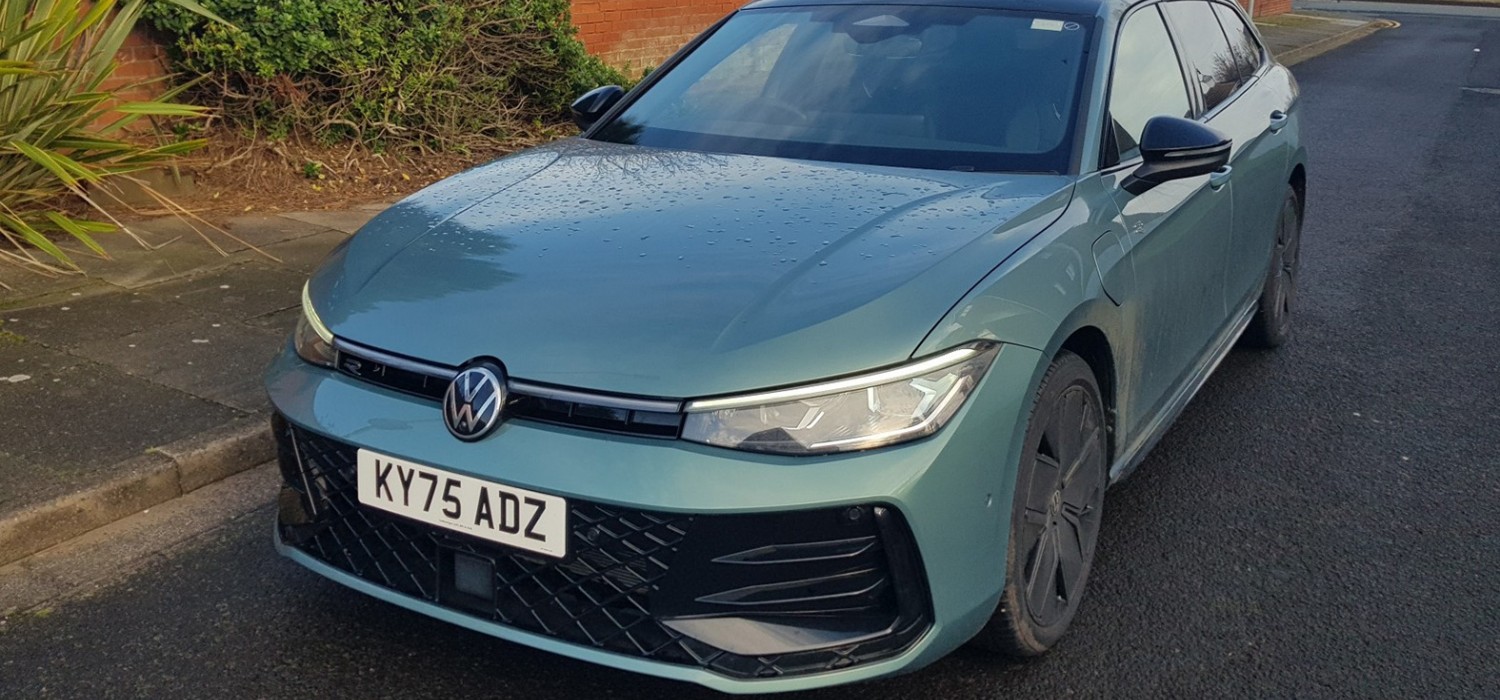 Volkswagen Passat Black Edition 1.5 TSI eHybrid