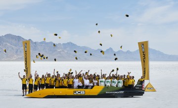 JCB smashes hydrogen speed record