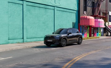 MINI goes Monochrome on two new EVs