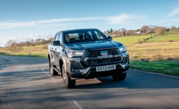 Toyota HiLux Invincible X