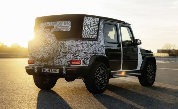Open top Merc G-Class on the way
