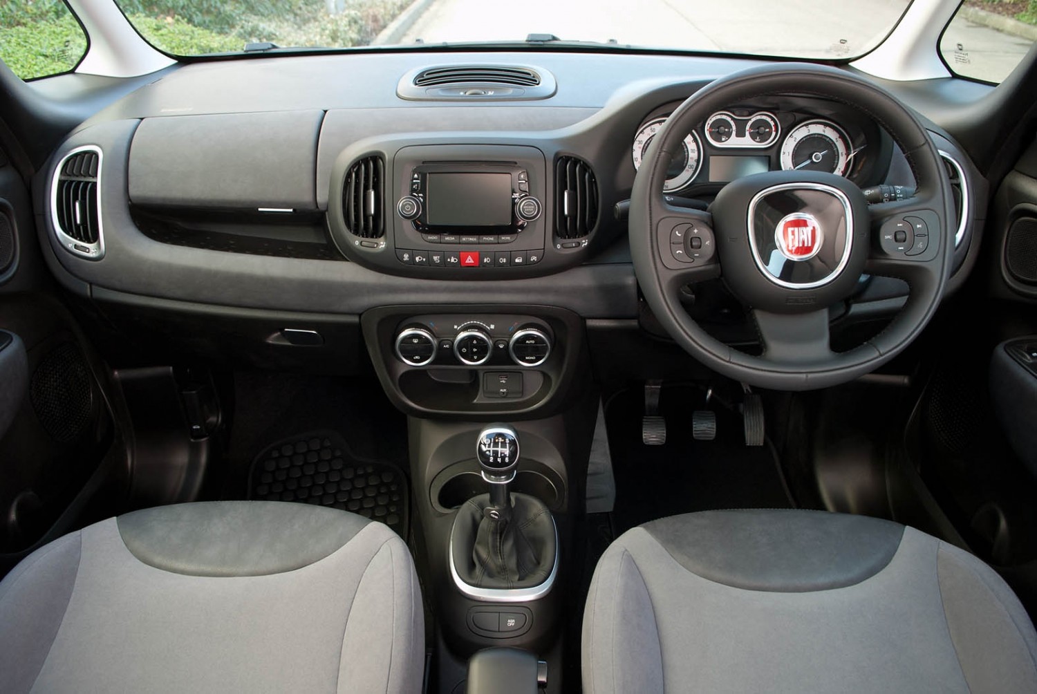 Fiat 500 2015 - First Drive | Eurekar