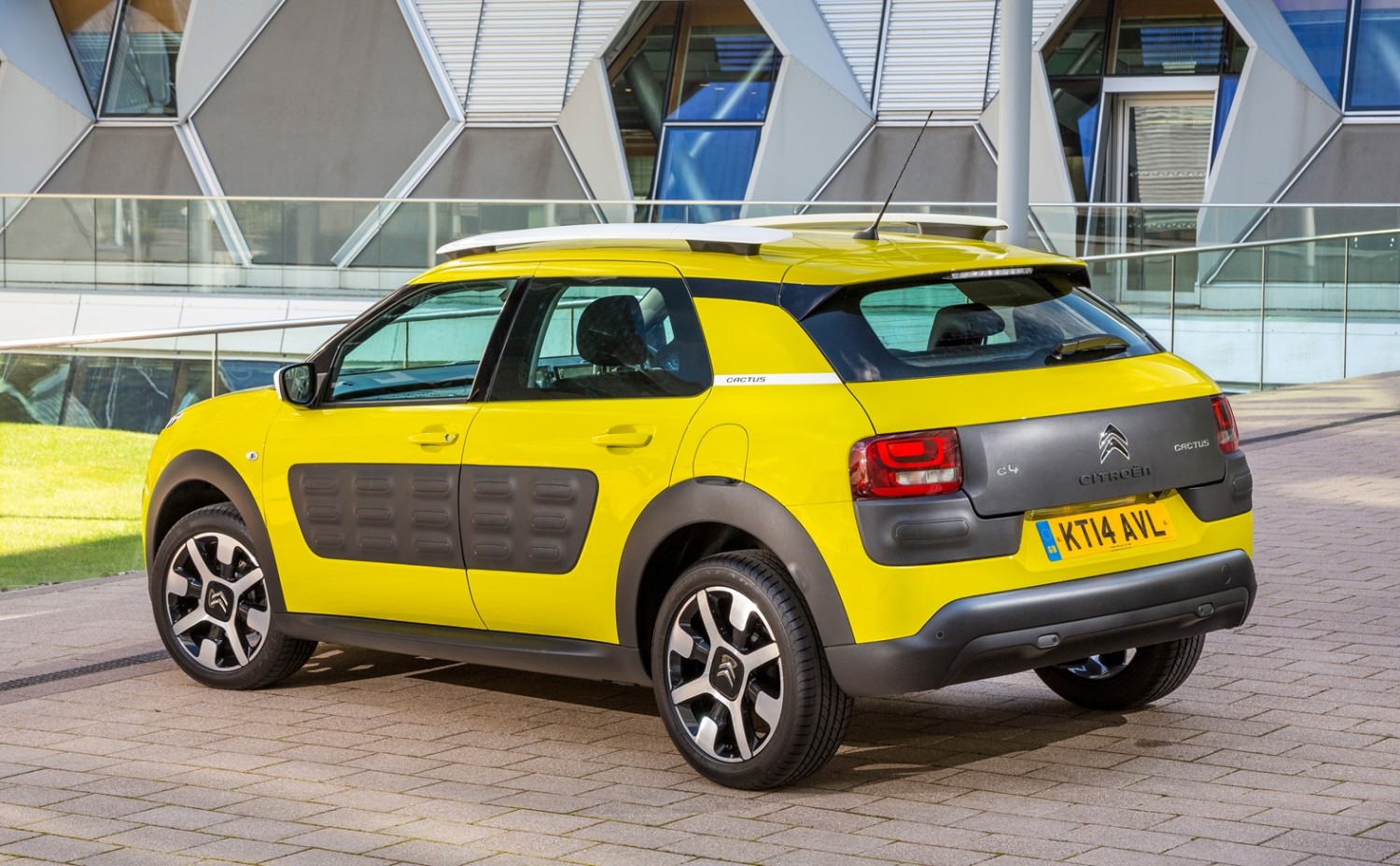 Citroen C4 Cactus Flair PureTech 110 Eurekar Citroen C4 Cactus Flair PureTech 110 Eurekar