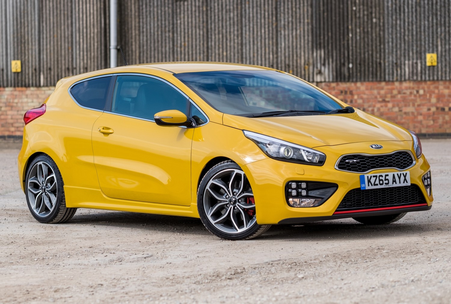 Kia cee'd 2015 Review Eurekar