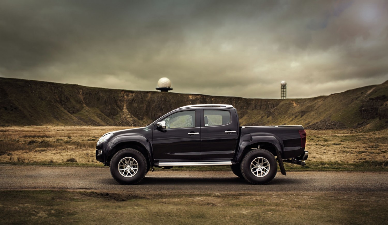 Isuzu arctic trucks