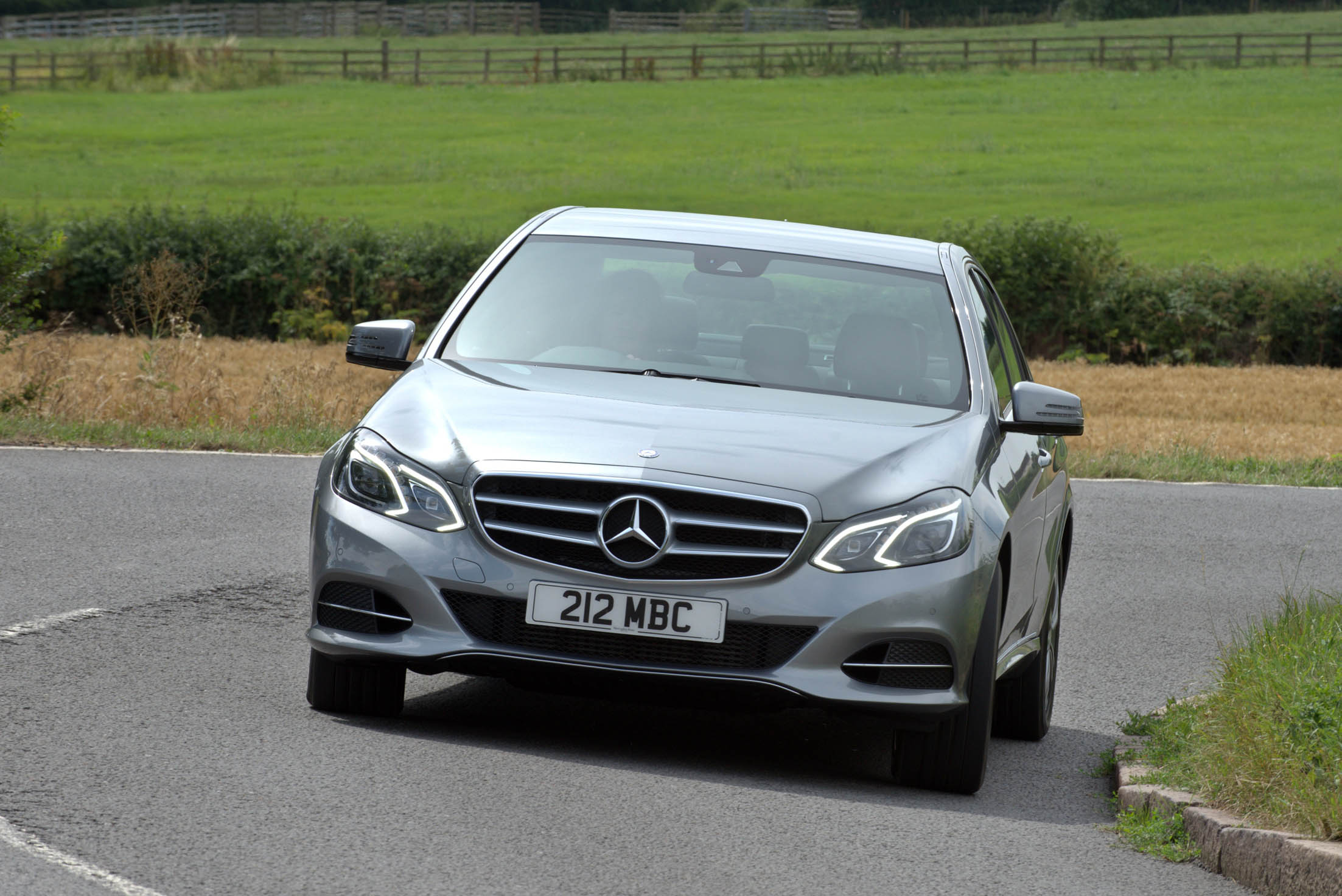 Mercedes Benz E Class Used Car Review Eurekar Mercedes Benz E Class Used Car Review Eurekar