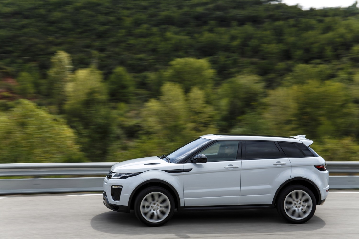 Range Rover Evoque 2015 Review Eurekar