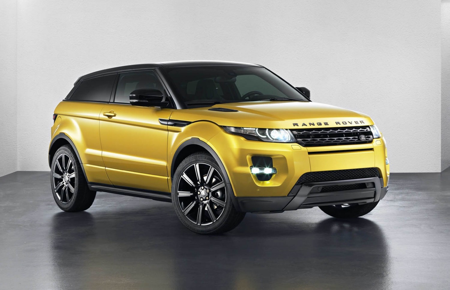 Range Rover evoques a taste of Sicily Eurekar