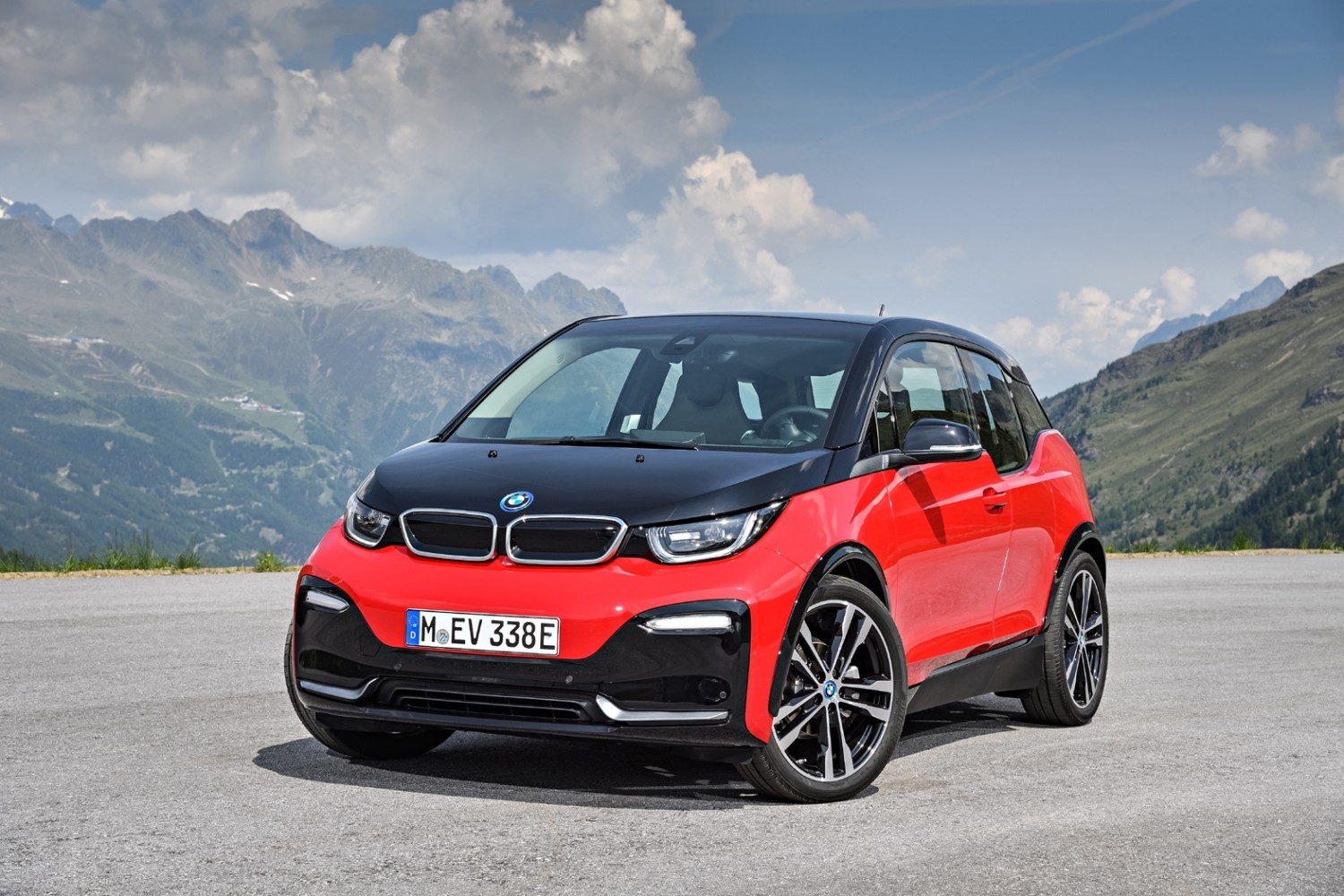 BMW makes EVs sporty Eurekar