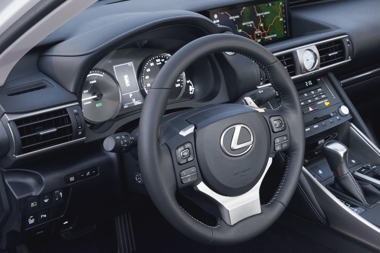 Lexus is салон