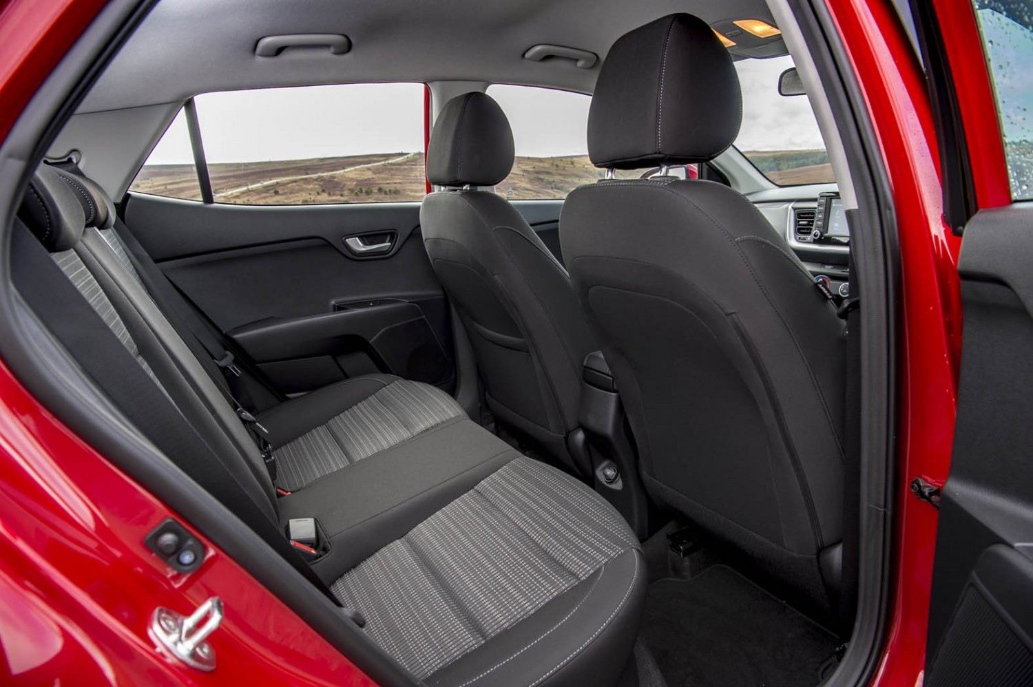 Kia stonic салон