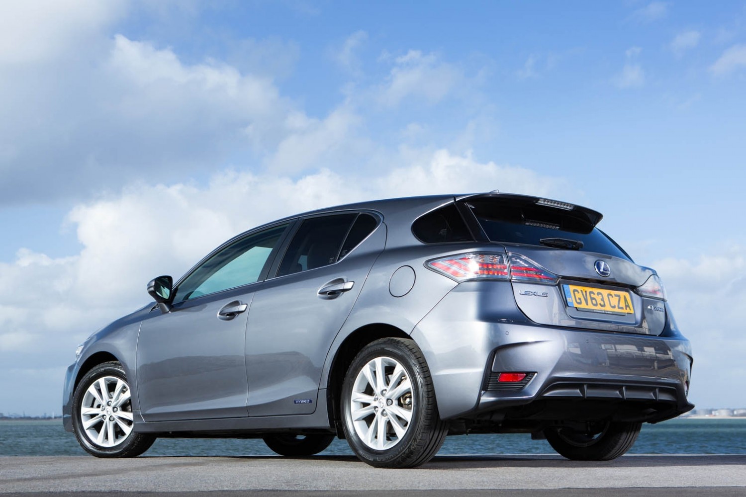 Lexus ct200h обзор