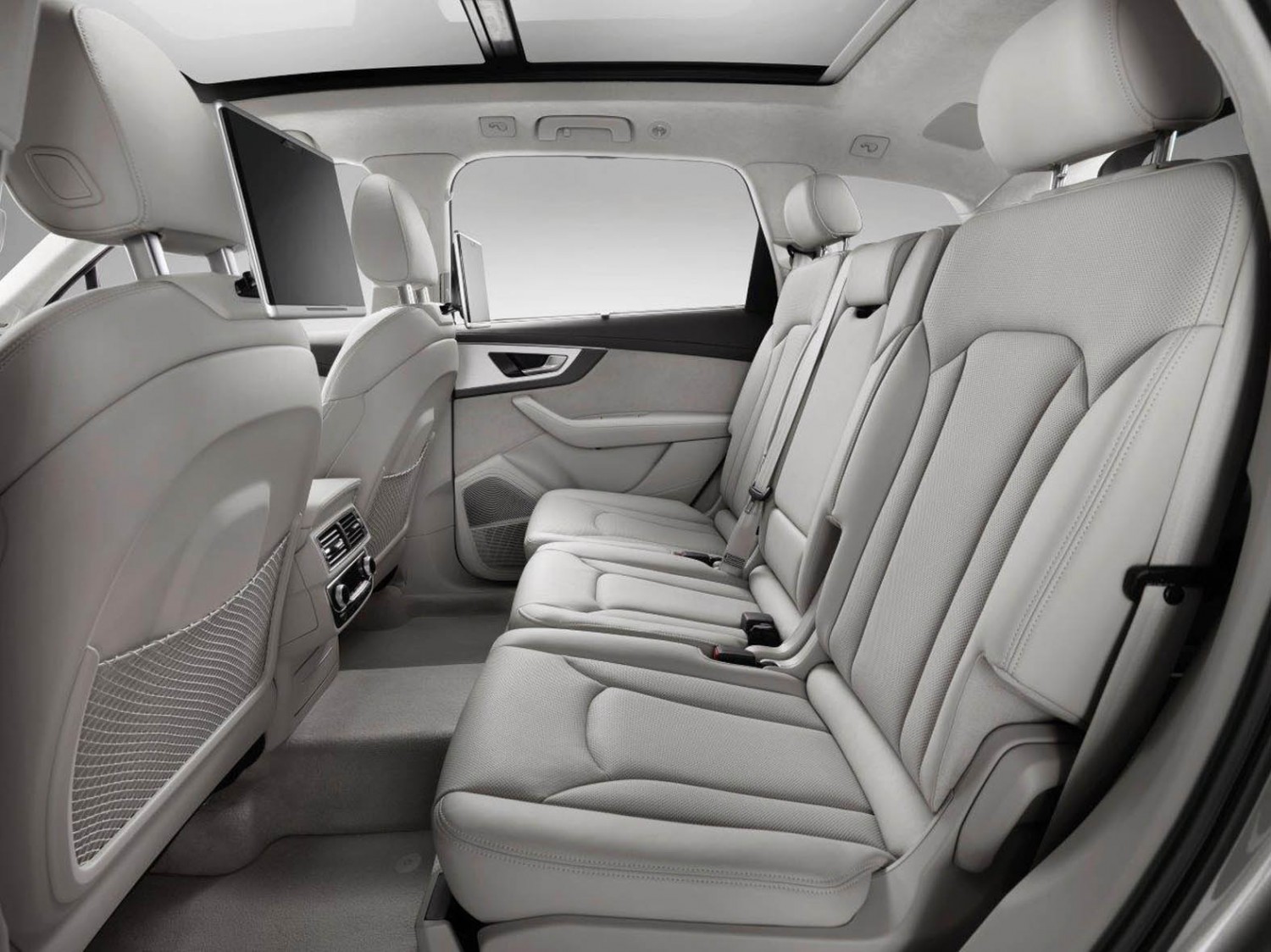 Audi Q7 goes high tech Eurekar