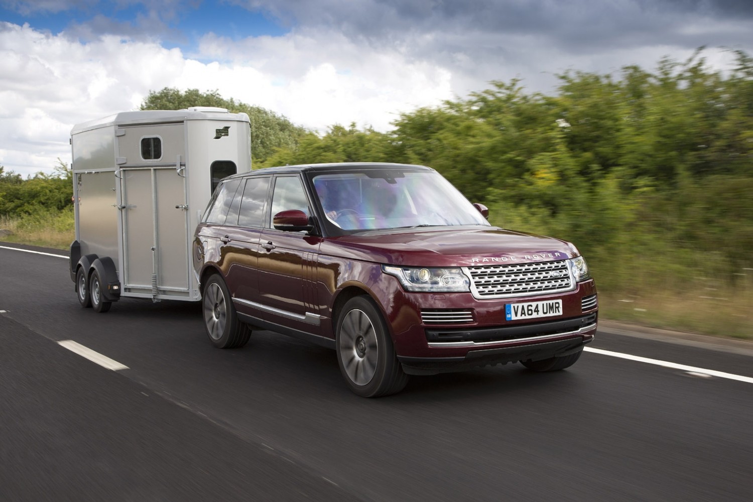 Land Rover develops the ‘see through' trailer Eurekar