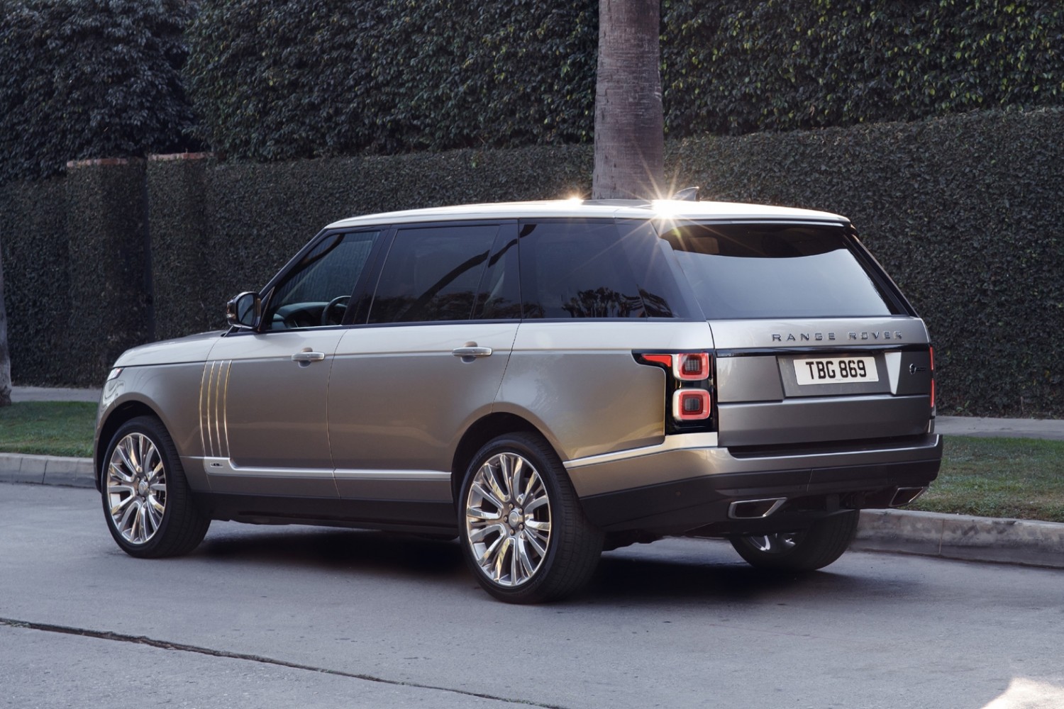 Ultimate Range Rover revealed Eurekar