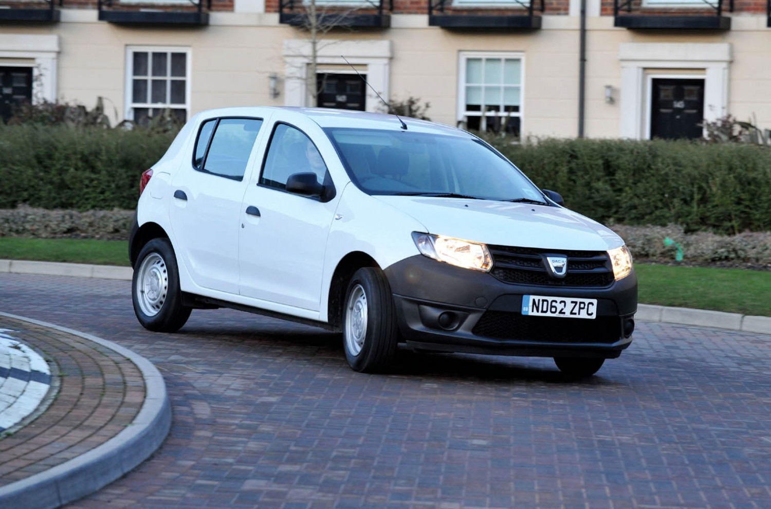 Renault sandero access