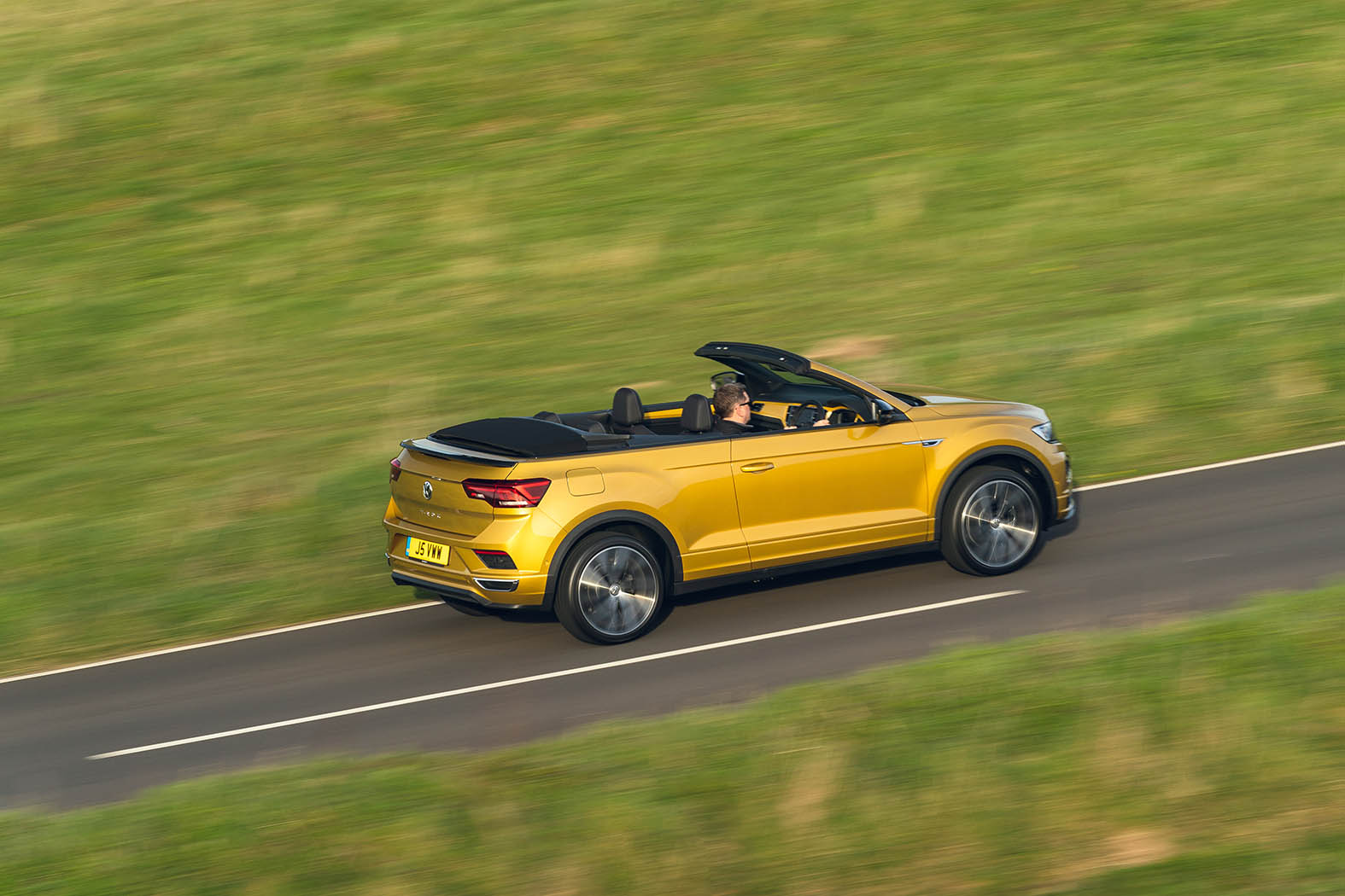 Volkswagen T-Roc Cabriolet 1.5 TSI EVO R-Line | Eurekar