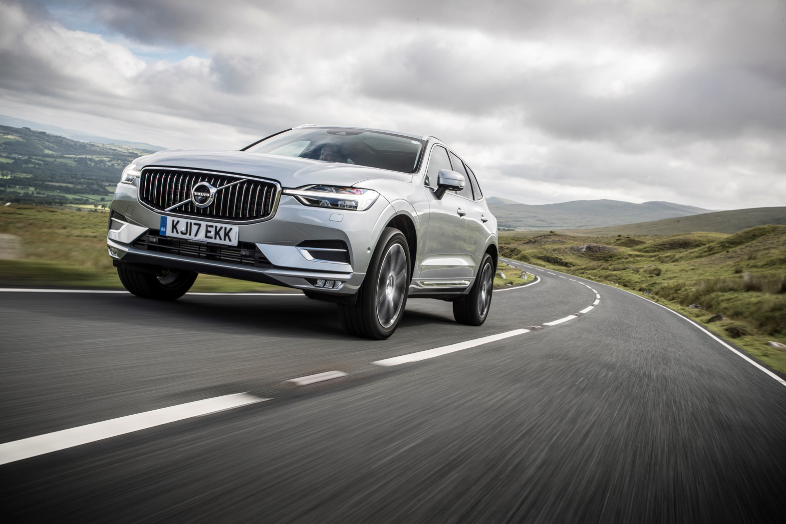 Volvo XC60 D4 AWD Momentum | Eurekar