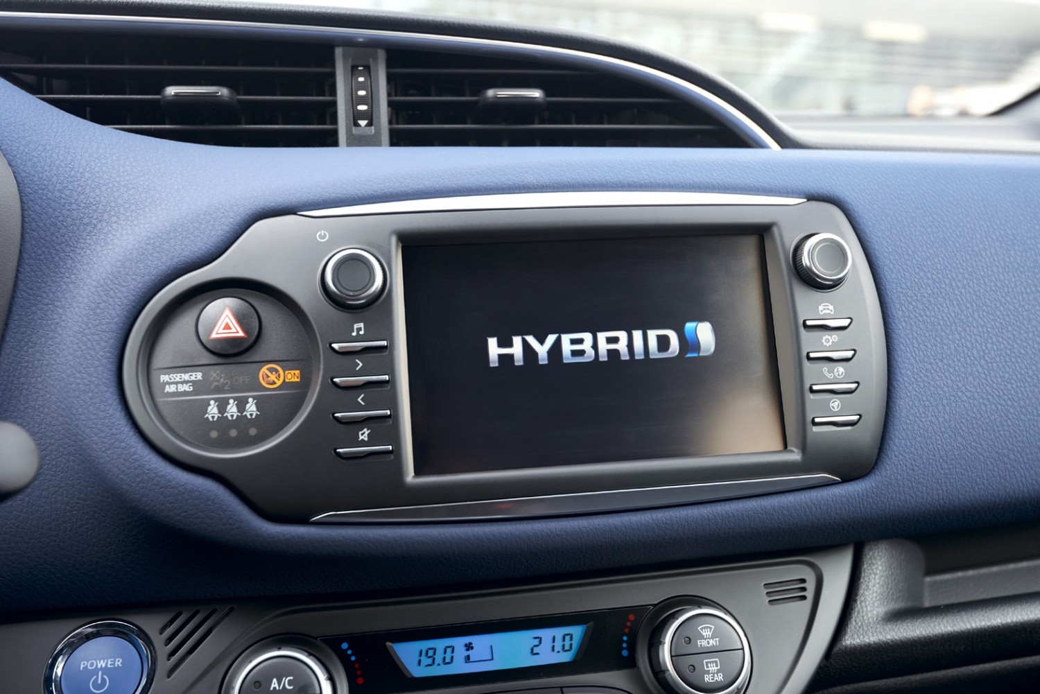 Toyota Yaris Hybrid Radio