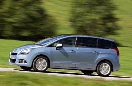 Peugeot 5008, action