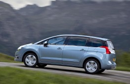 Peugeot 5008, action2