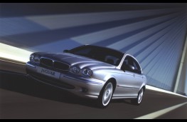 Jaguar X-Type, front