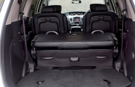 Ssangyong Turismo, boot