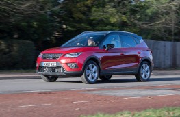 SEAT Arona, front