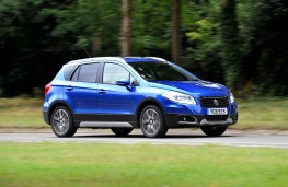 Suzuki SX4 S-Cross, action