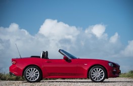 Fiat 124 Spider, side, static