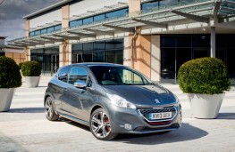 Peugeot 208 GTi, front