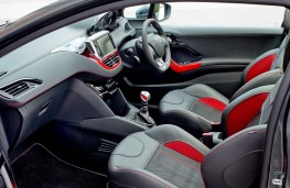 Peugeot 208 GTi, interior