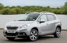 Peugeot 2008, front