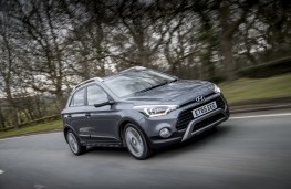 Hyundai i20 Active, driving