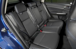 Subaru Levorg, interior rear