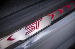 Ford Fiesta ST200, kickplates