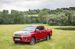 Toyota Hilux, front quarter