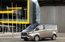 Ford Tourneo Custom, front