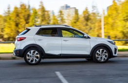 Kia Stonic, 2025, side
