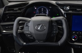 Lexus RZ, 2025, steering wheel