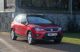 SEAT Arona, front