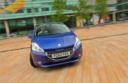 Peugeot 208, front, 62 plate