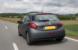 Peugeot 208, rear