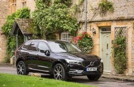 Volvo XC60, front