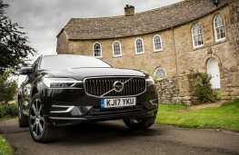 Volvo XC60, front
