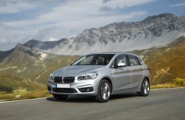 BMW Active Tourer 225ex PHEV Sport, front