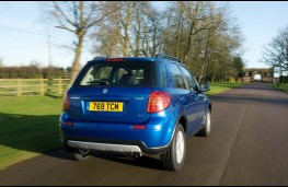 Suzuki SX4, rear, action