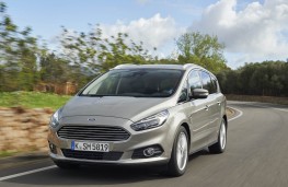Ford S-MAX, front